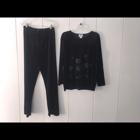 𝅺NWOT Superline USA Velvet Long Sleeve & Stretchy Pants Loungewear Set - Picture 1 of 2